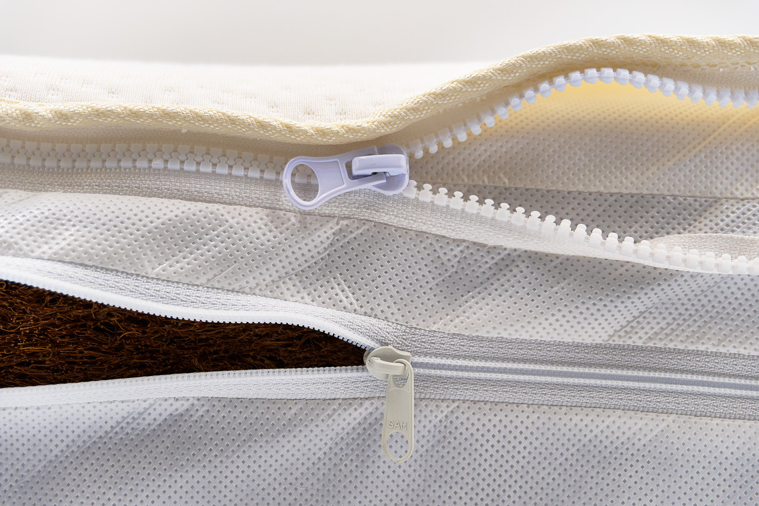 Natural coconut coir with coir pocket springs and lambswool - Image 4